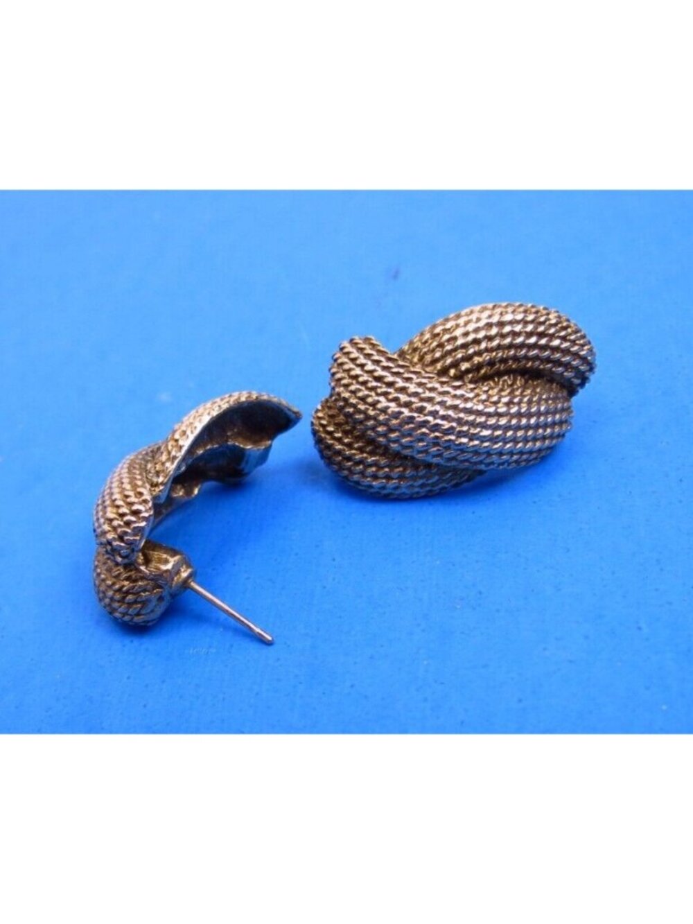 Vintage Pair of Earrings Braided Texture Design Gold Color